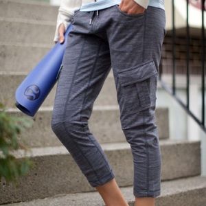 lululemon carry and go pant size 6 gray